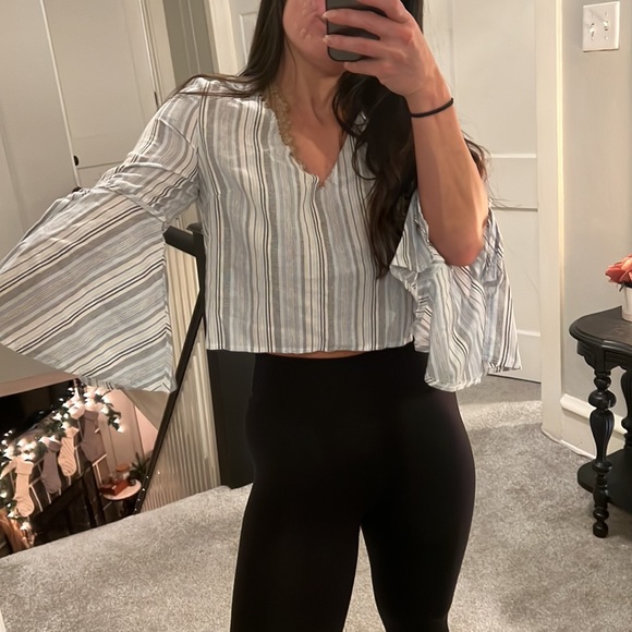 LF Seek the Label V Neck 3/4 Bell Sleeve Striped Crop Top Blouse NWT - Picture 2 of 13